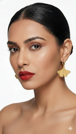 Load image into Gallery viewer, GOLDEN HANGING EARRING