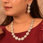 Load image into Gallery viewer, Blingy White Polki Diamond Necklace Set
